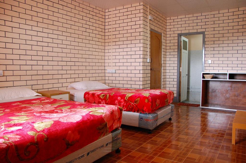 Dormitory @ Golden Kalaw Hotel Экстерьер фото
